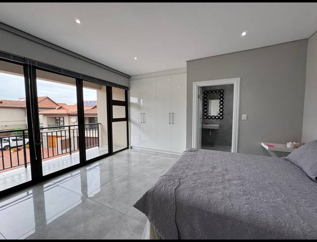 5 BEDROOM TOWNHOUSE FOR SALE IN IZINGA